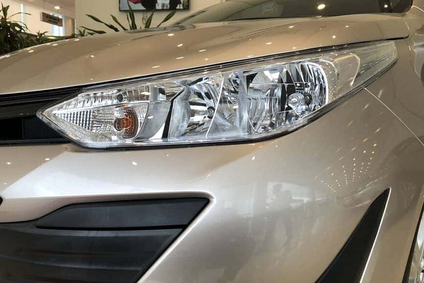 cụm đèn pha ô tô xe vios e số sàn