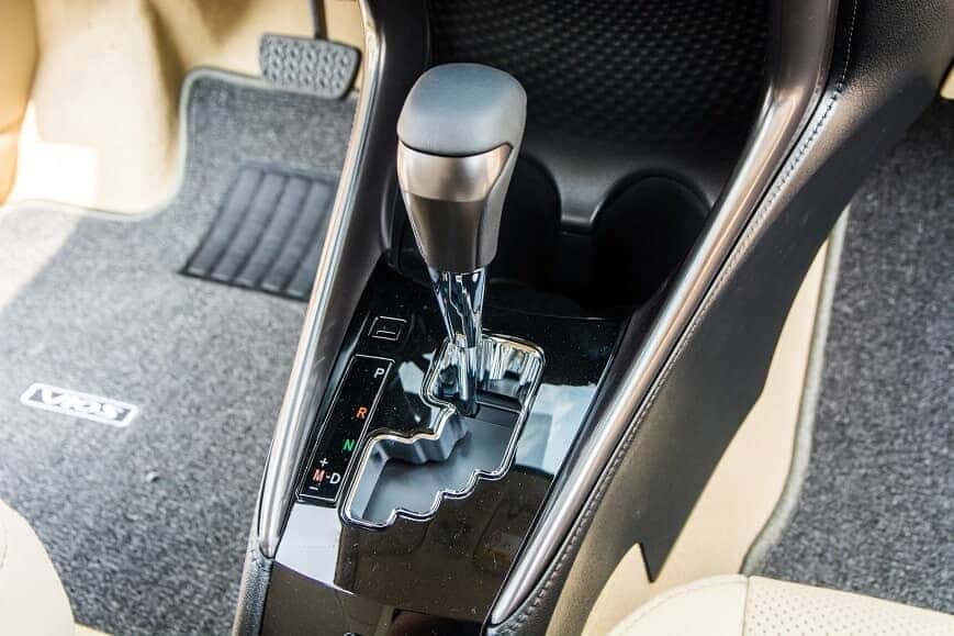 Khu vực cần số xe Vios G CVT