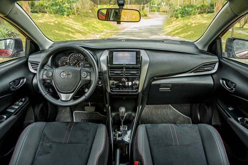 Khoang cabin xe Vios phiên bản thể thao GRS mới