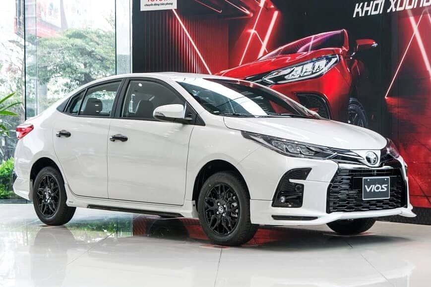 Giá xe 5 chỗ Toyota Vios phiên bản 1.5 GRS thể thao