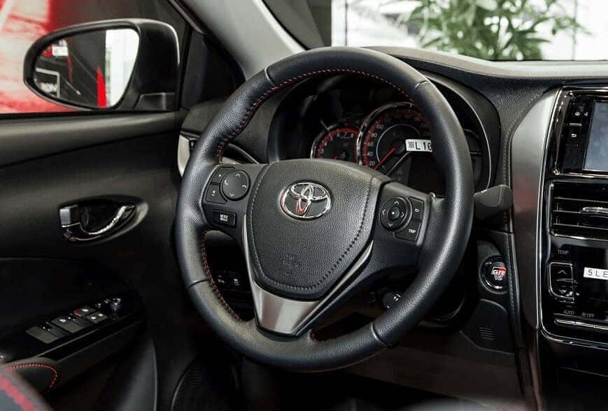 Vô lăng 3 chấu bọc da xe Vios GRS