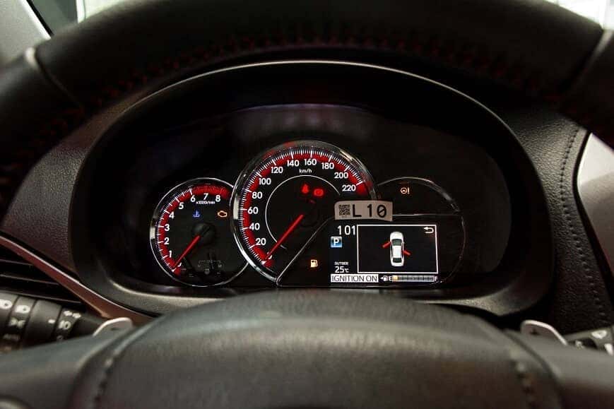 Cụm đồng hồ Optitron trên phiên bản Vios GRS