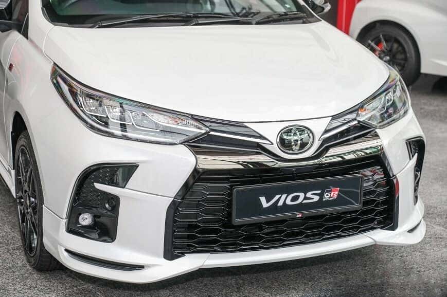 Mặt ca lăng xe Vios 1.5 GRS