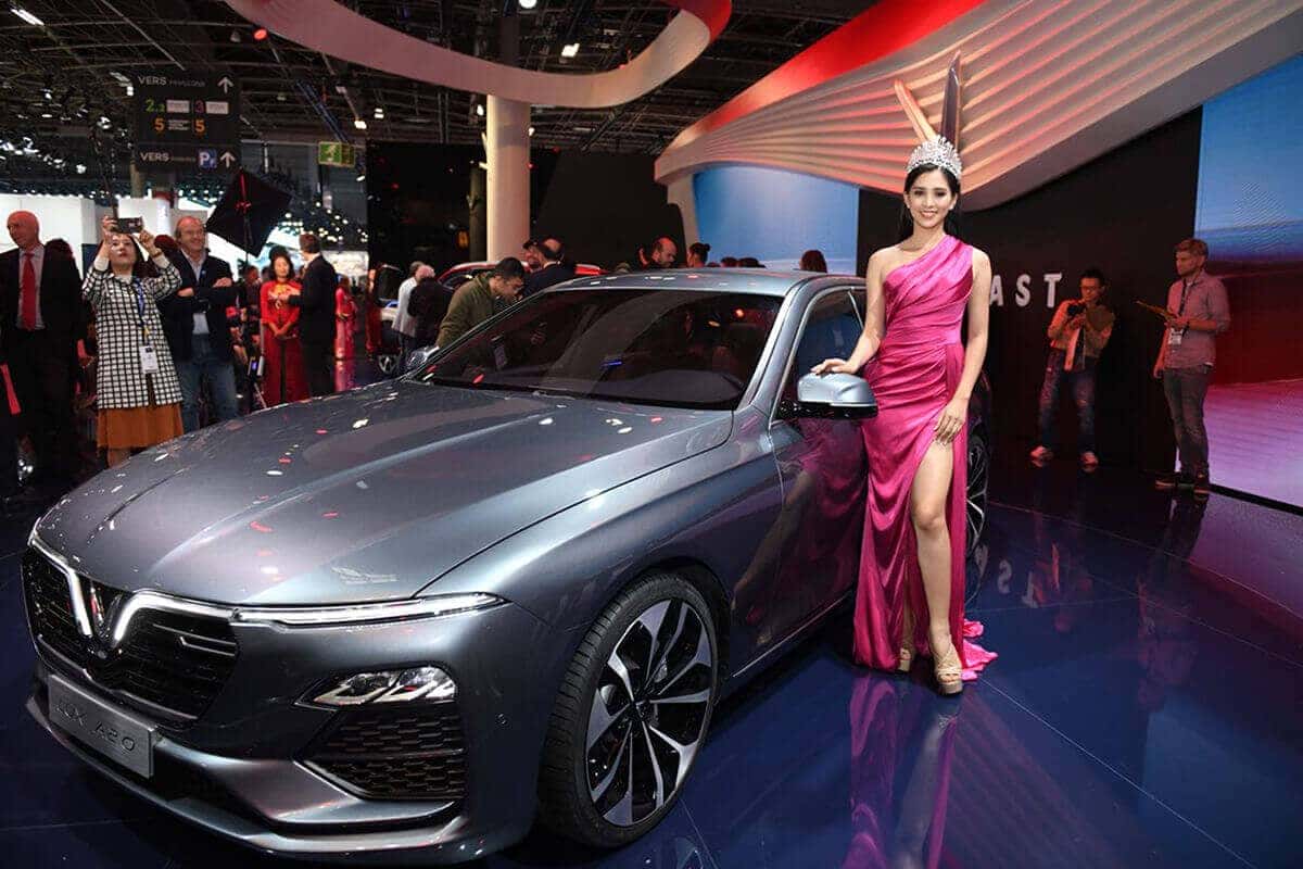 VinFast Lux A2.0 Premium xuất hiện ấn tượng