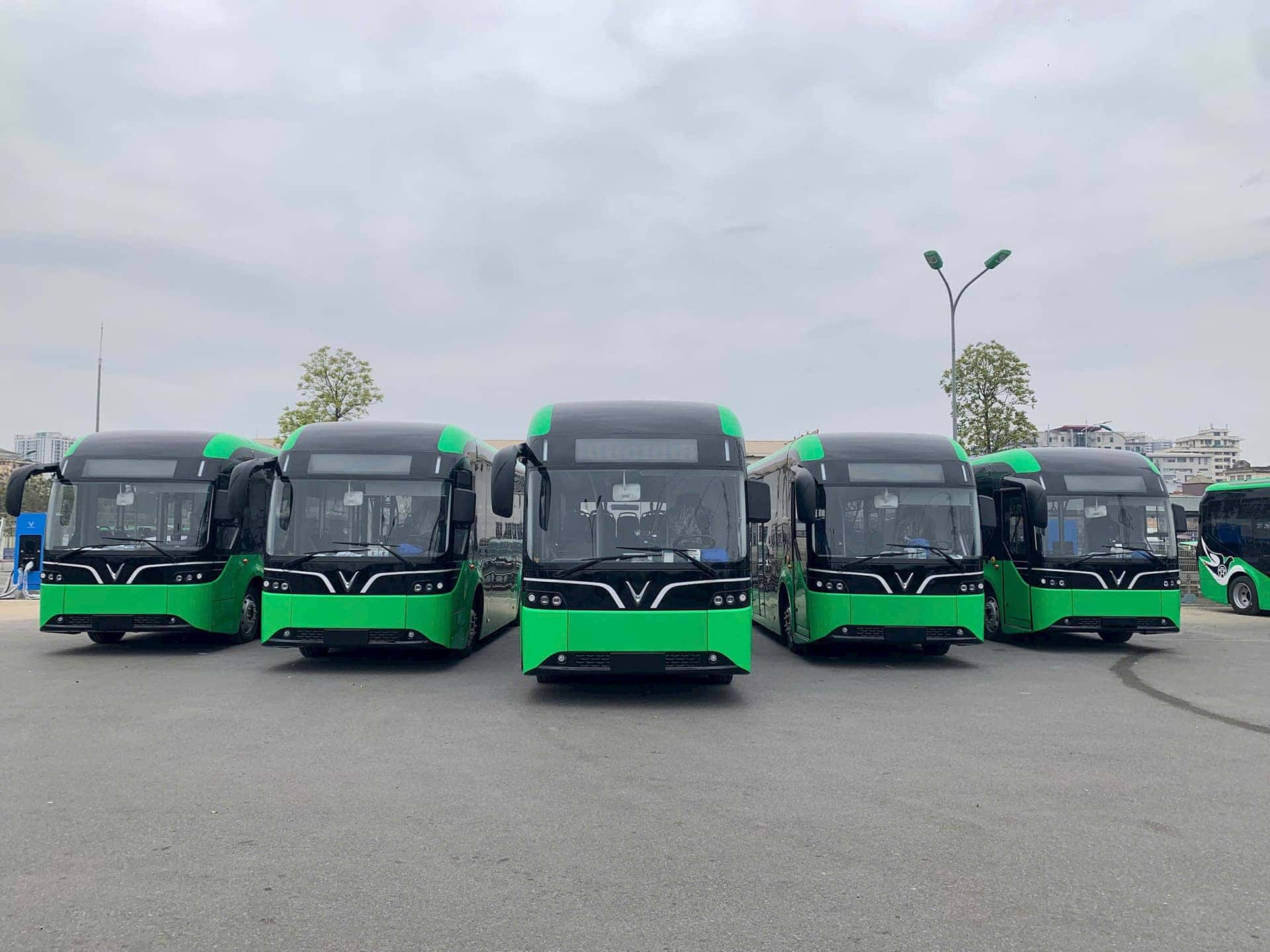 Xe buýt điện Hà Nội sẵn sàng phục vụ hành khách
