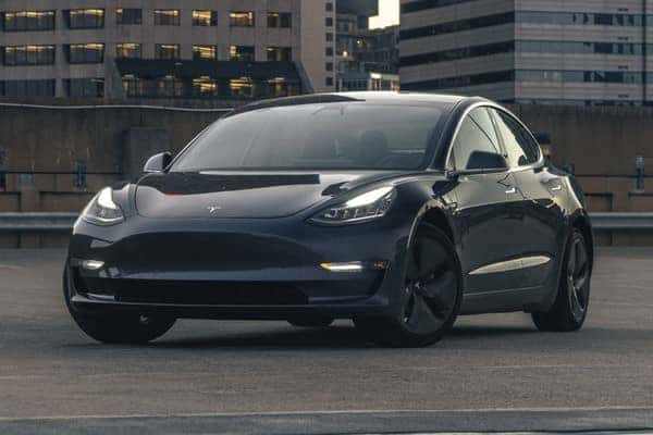 Xe điện Tesla Model 3 giá tham khảo và tầm vận hành