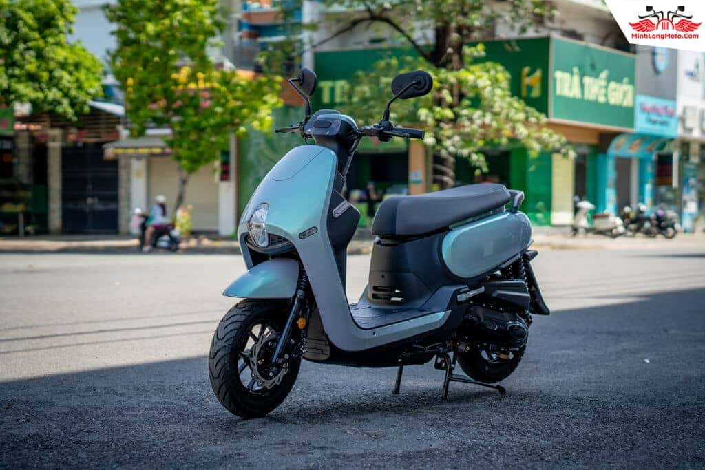 Xe máy SYM Priti 50 màu xanh ngọc phù hợp nữ cao 1m40
