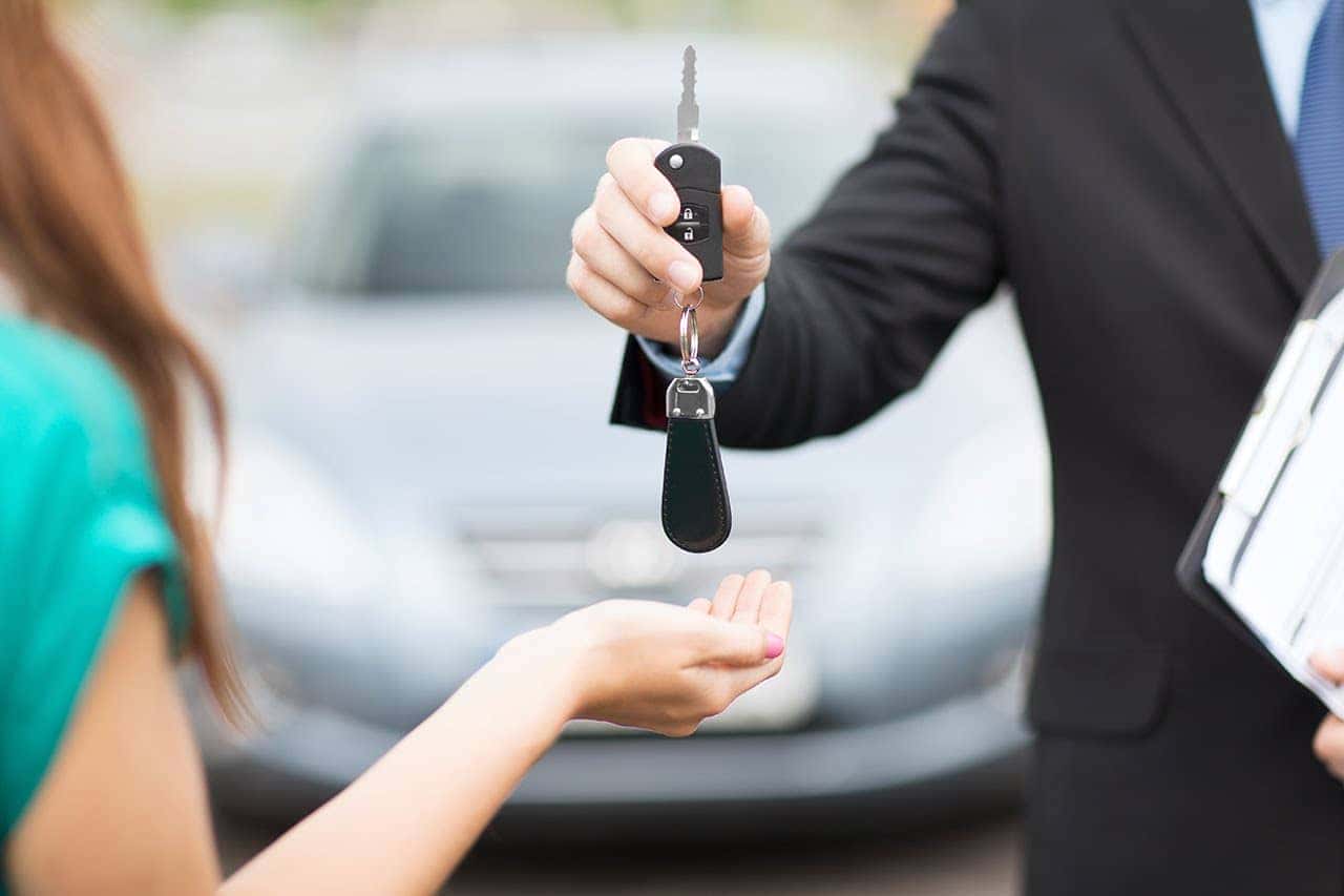 Xe ô tô tự lái đỗ tại Vũng Tàu sẵn sàng cho chuyến đi