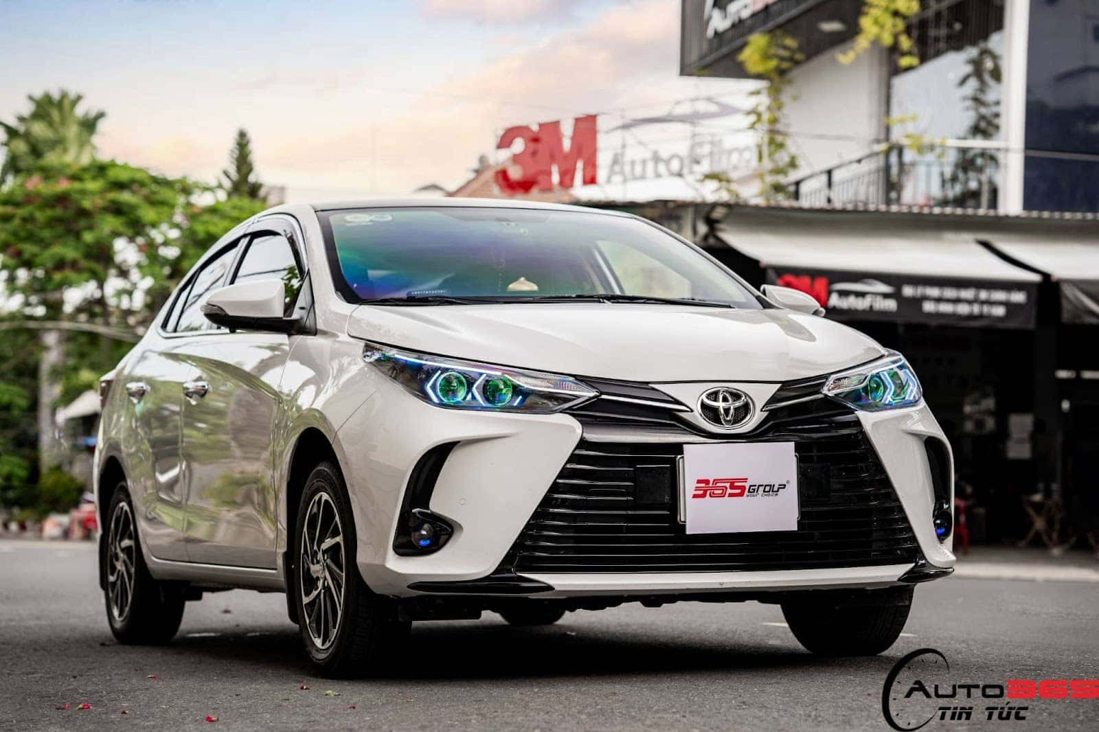 Xe Toyota nâng cấp đèn LED thay thế đèn halogen cũ