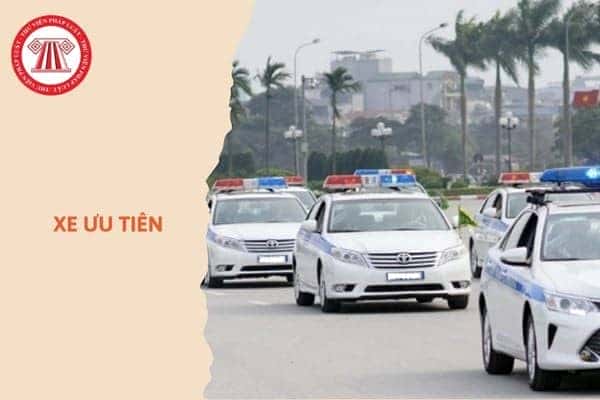 Xe ưu tiên bao gồm xe cứu hỏa, quân sự, cứu thương, công an đang làm nhiệm vụ khẩn cấp